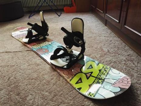 snowboard s vázaním+boty